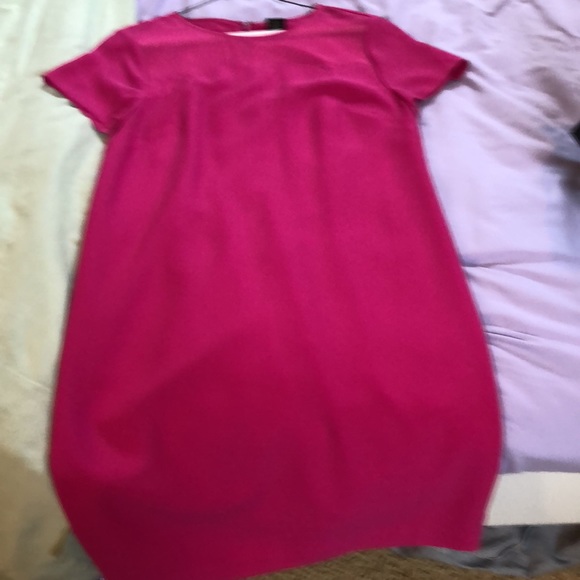 Ann Taylor size 2 fusha dress. Fits at knee and is a-lined. - Picture 2 of 3